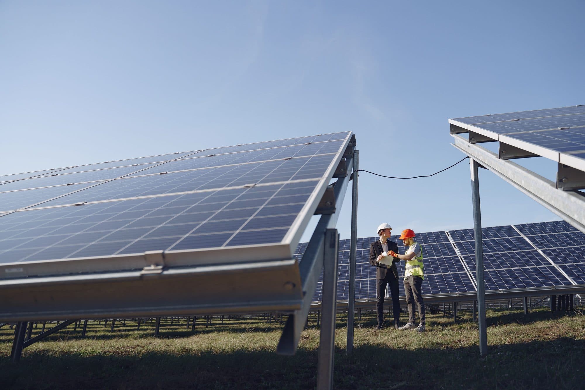 ทีมงานที่โครงการ Solar Farm